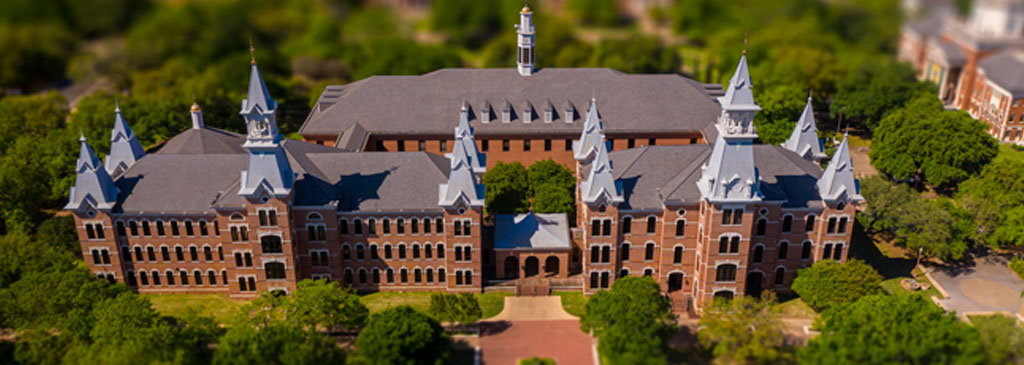 photo of building on Baylor campus